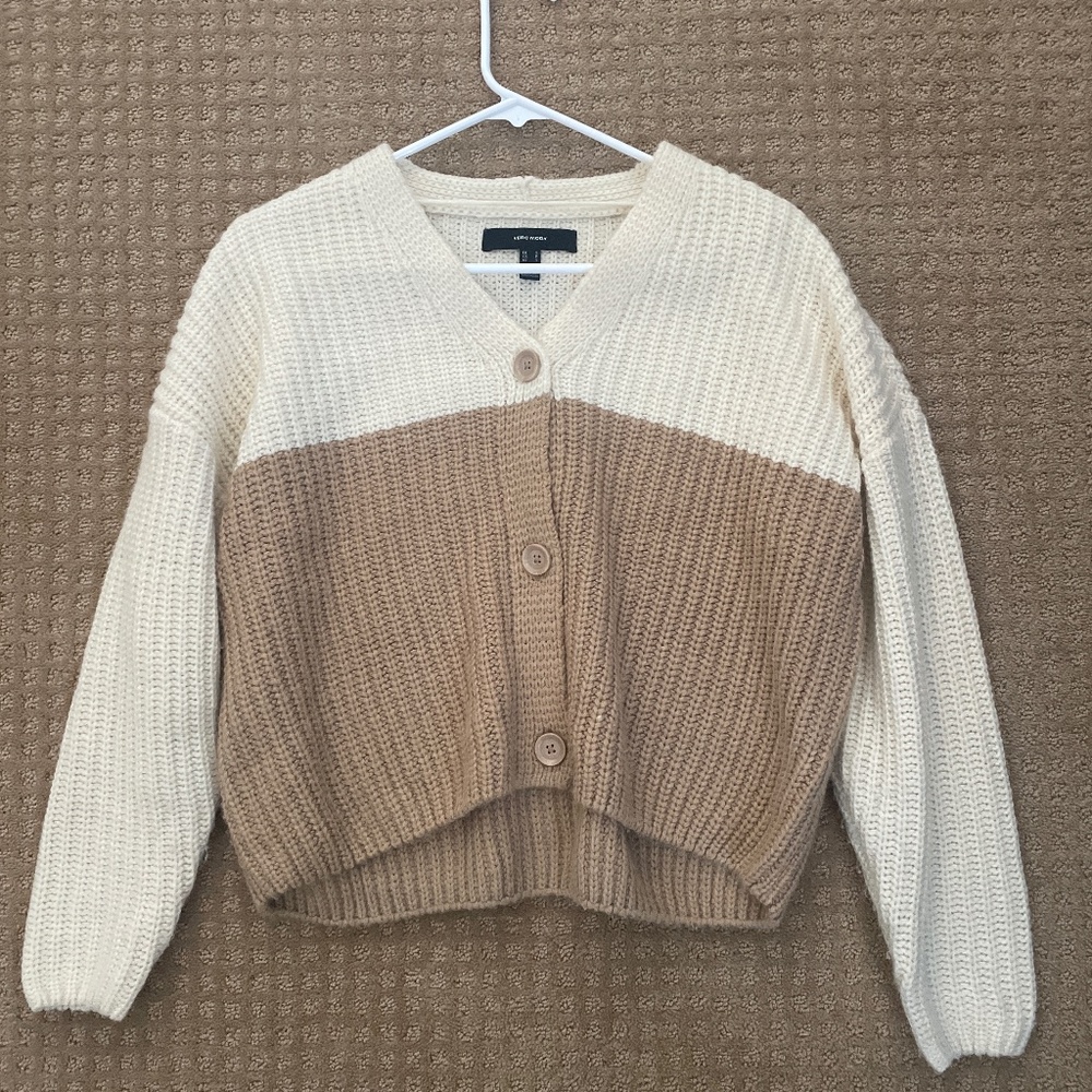 white and brown sweater - Picture 1 of 4
